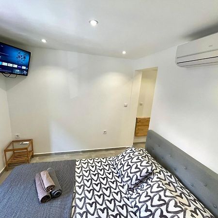 Apartamentos Con Bano Privado Frente Al Metro L5 Barcelona-Hospitalet L'Hospitalet de Llobregat Bagian luar foto