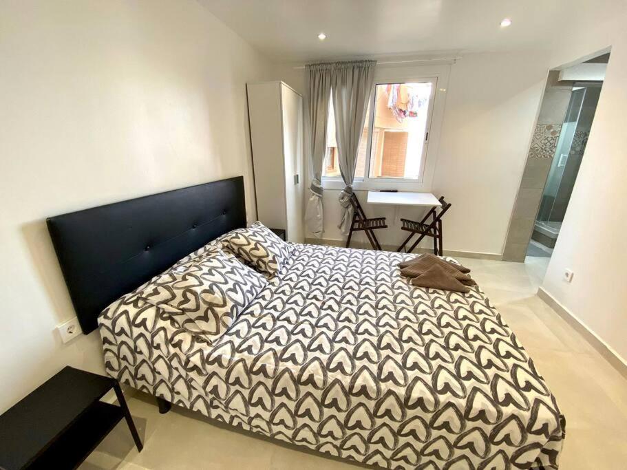 Apartamentos Con Bano Privado Frente Al Metro L5 Barcelona-Hospitalet L'Hospitalet de Llobregat Bagian luar foto
