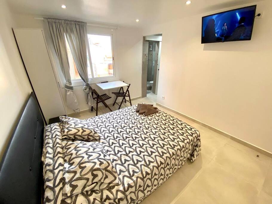 Apartamentos Con Bano Privado Frente Al Metro L5 Barcelona-Hospitalet L'Hospitalet de Llobregat Bagian luar foto