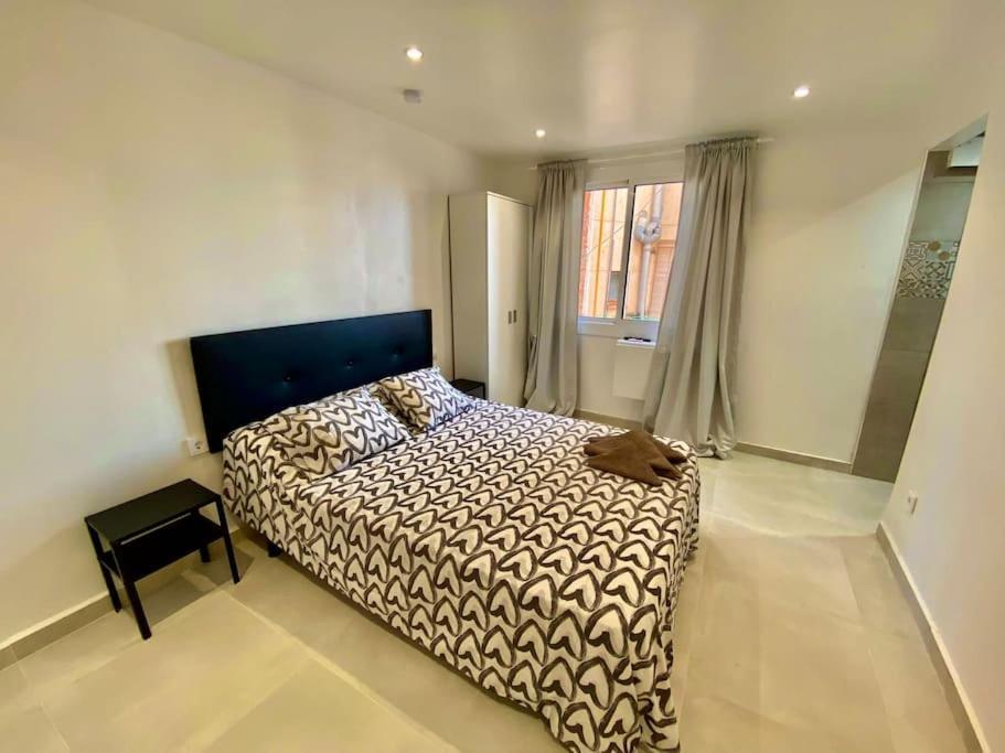 Apartamentos Con Bano Privado Frente Al Metro L5 Barcelona-Hospitalet L'Hospitalet de Llobregat Bagian luar foto