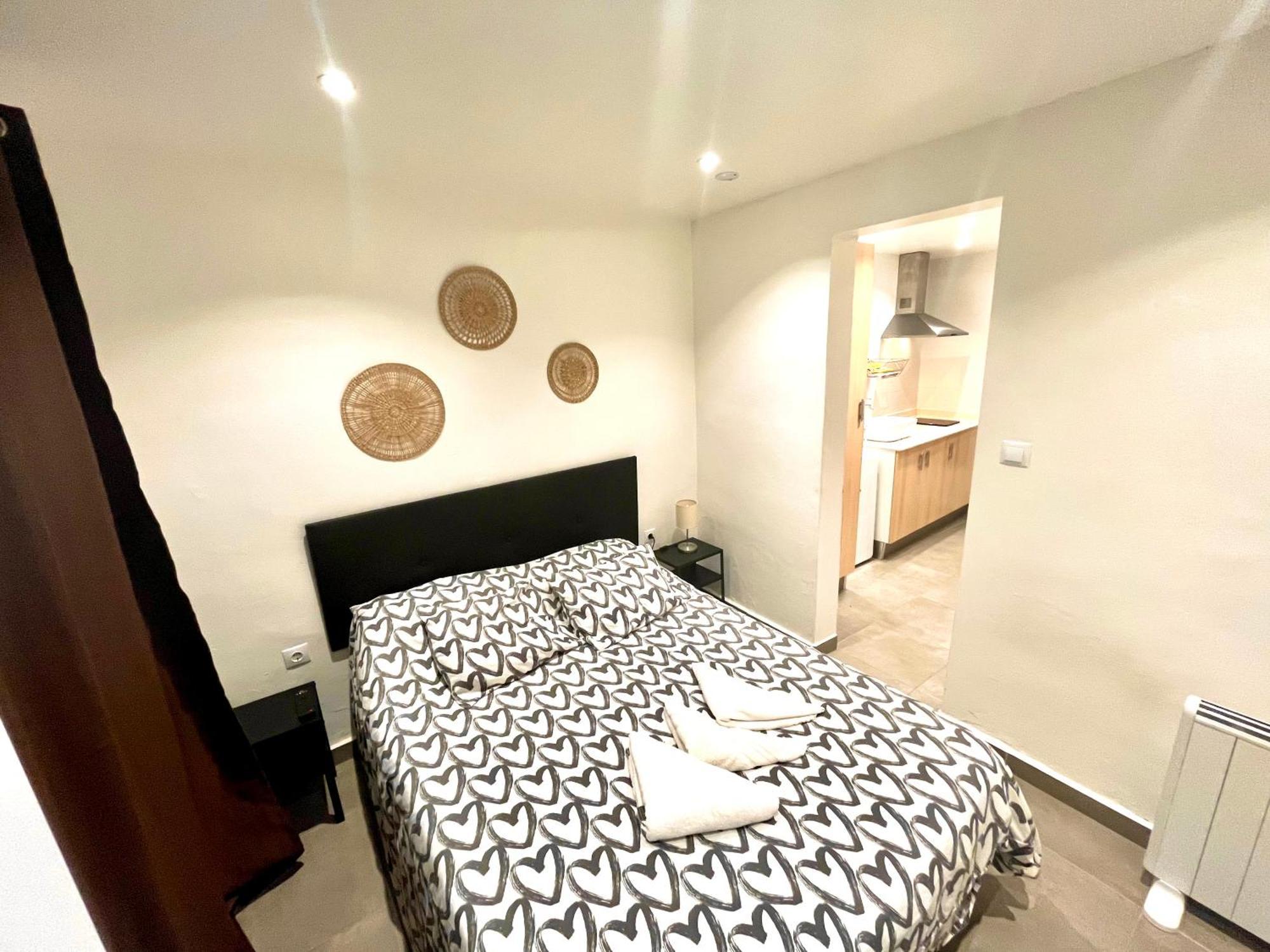 Apartamentos Con Bano Privado Frente Al Metro L5 Barcelona-Hospitalet L'Hospitalet de Llobregat Bagian luar foto