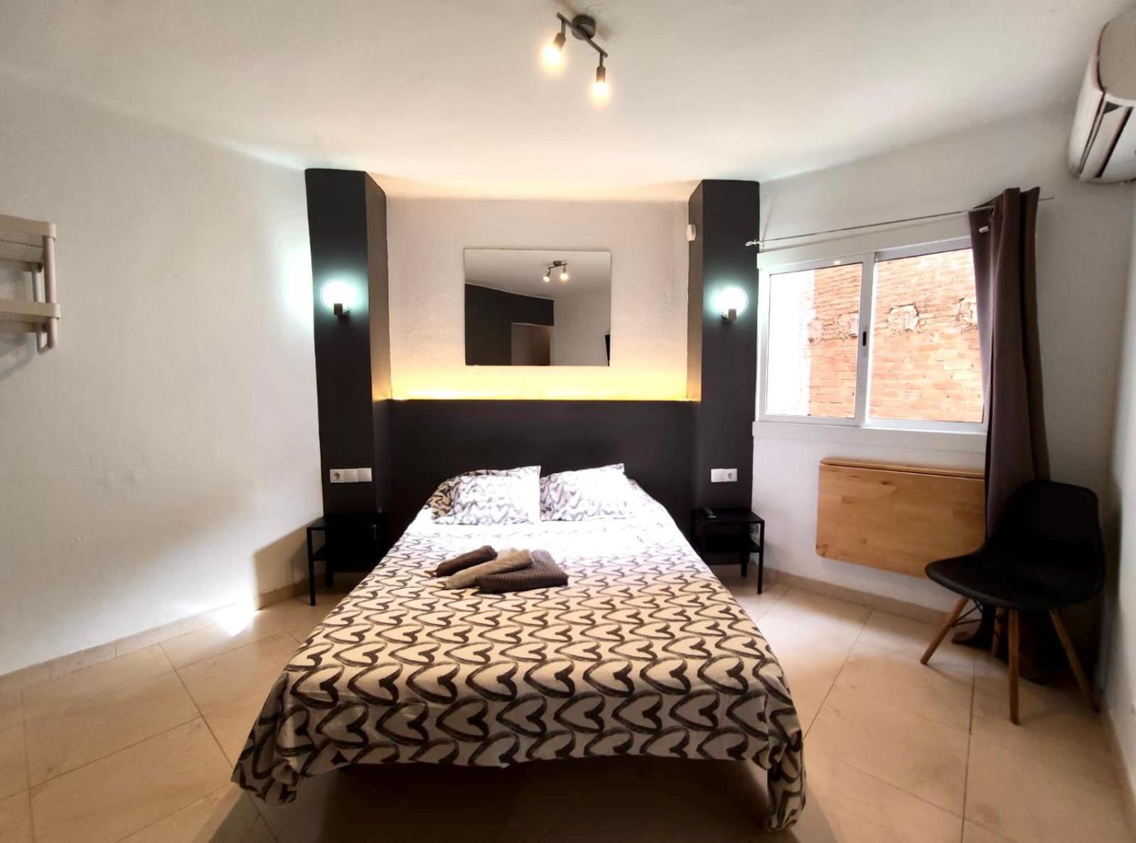 Apartamentos Con Bano Privado Frente Al Metro L5 Barcelona-Hospitalet L'Hospitalet de Llobregat Bagian luar foto